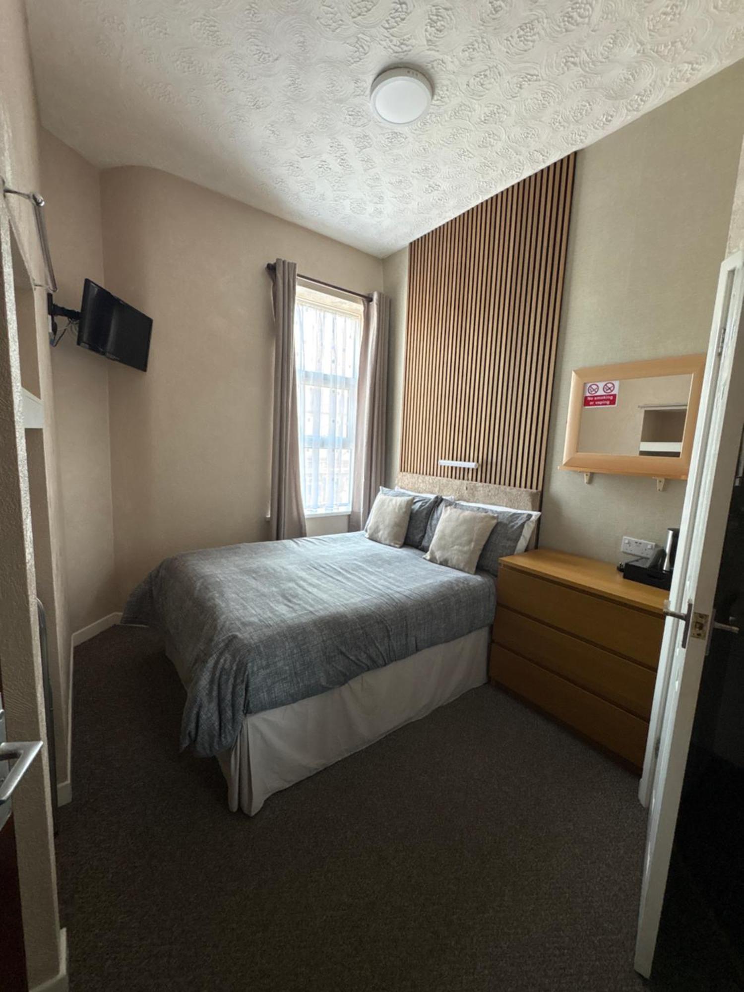 Clifton Private Hotel 3*